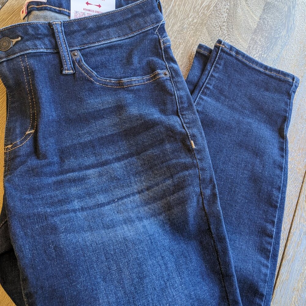 Lucky Brand Blue Denim Blue Jeans Lizzie Low Rise Skinny Size 8/29 - Picture 8 of 9